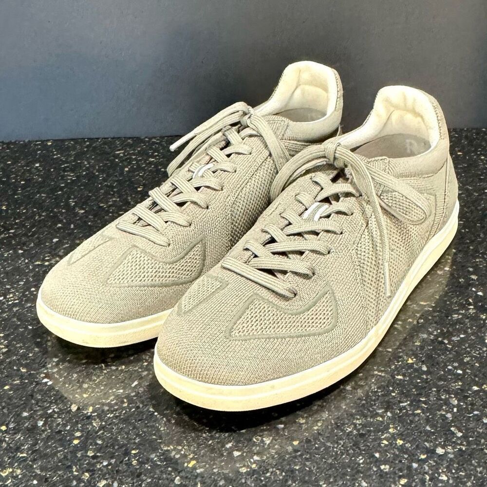 Rothy’s RS01 Sneakers. Light green. Size Men’s 10